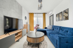 Lux Traugutta Apartment with Air Conditioning, Sauna, Parking and Gym by Noclegi Renters